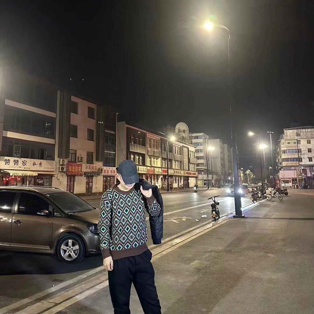 三三