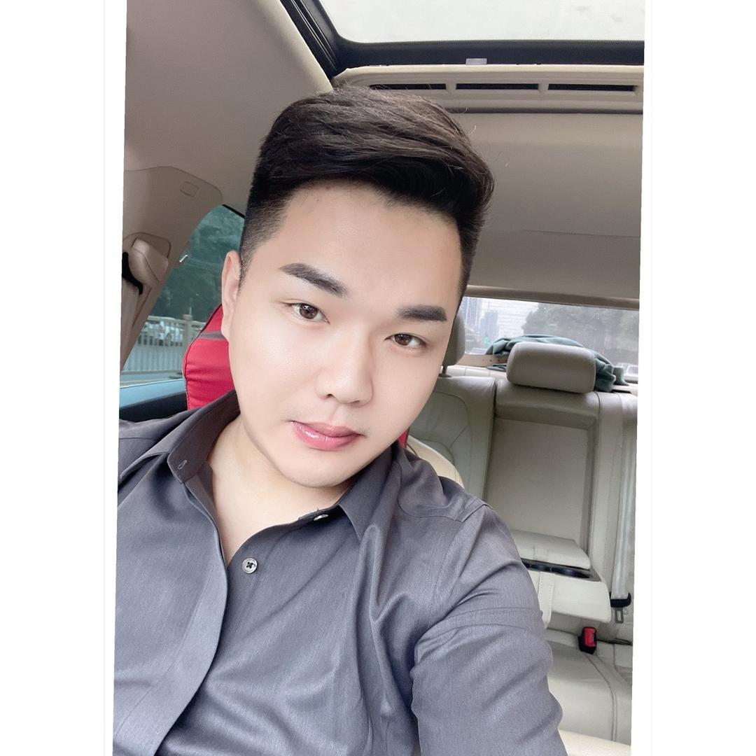 何少