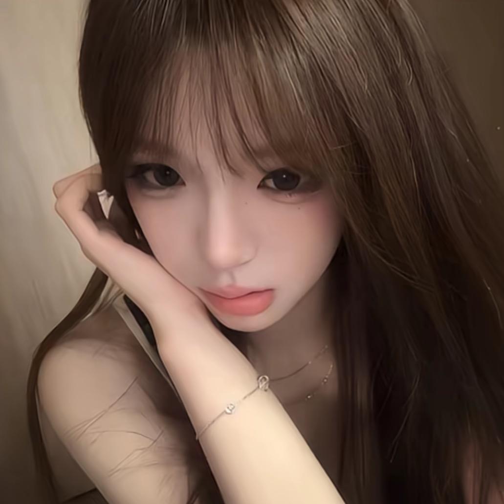 小u郁^