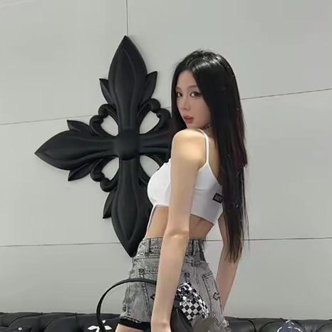 一雯白