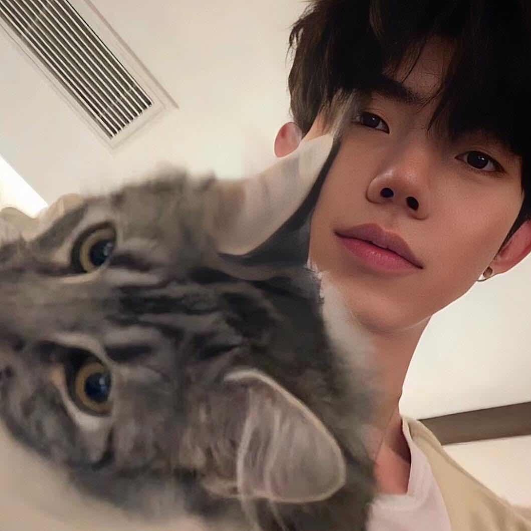 白烁宇