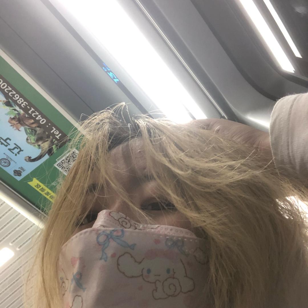 @七七