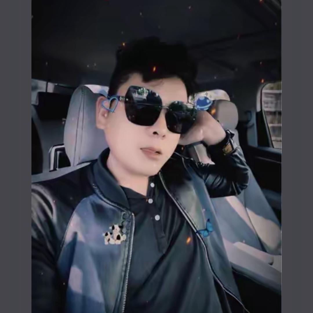 笑一笑    十年少