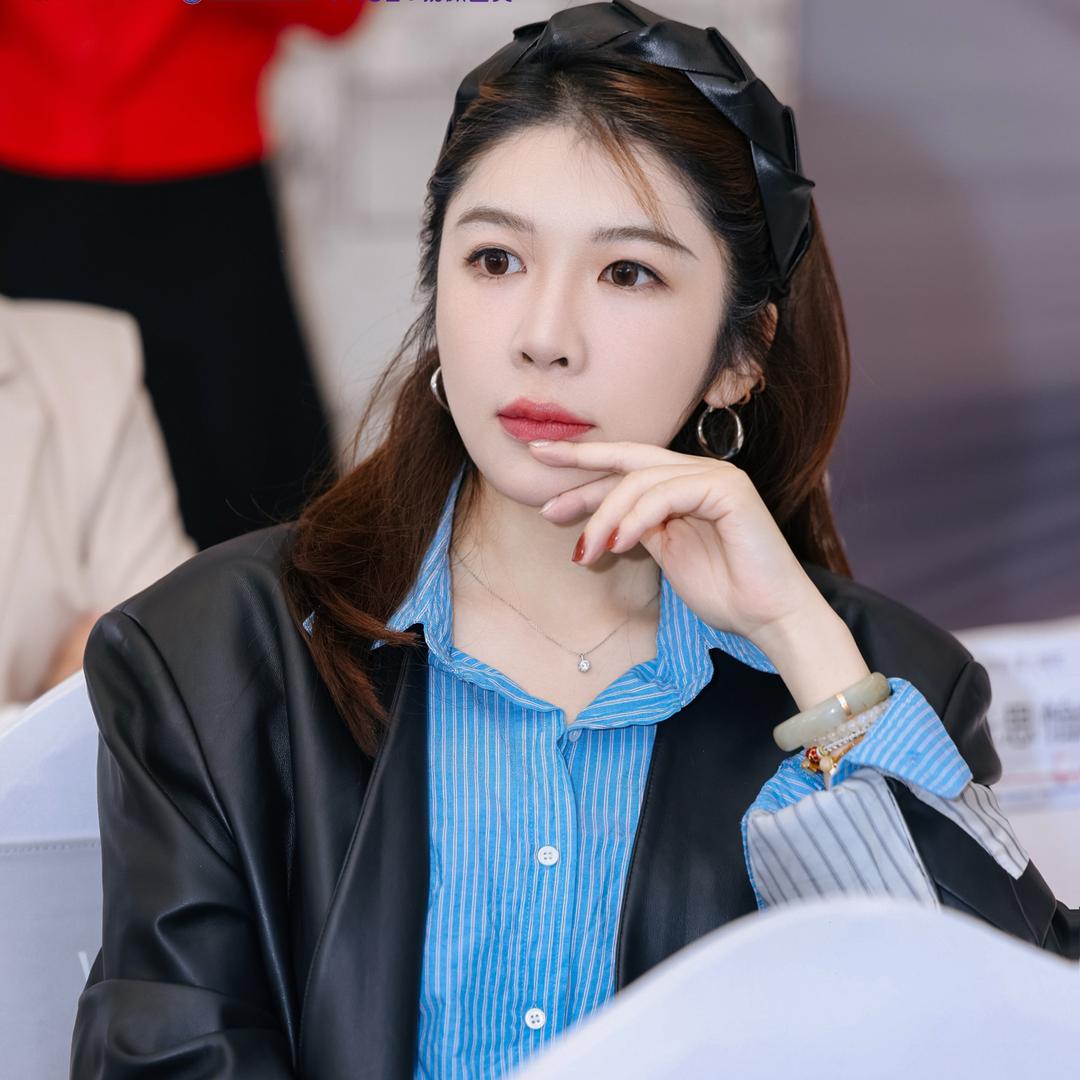 👑蛋'小妞🎀🎀