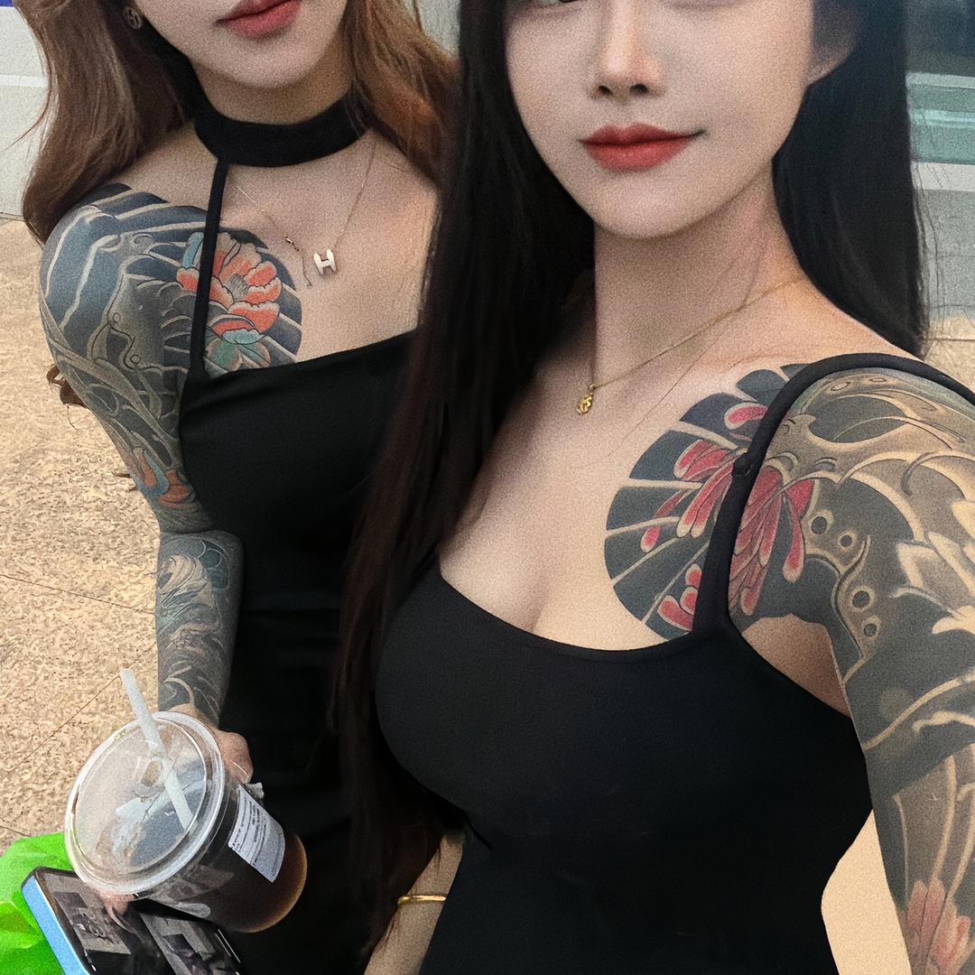 娜…