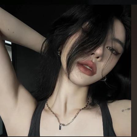 美女...