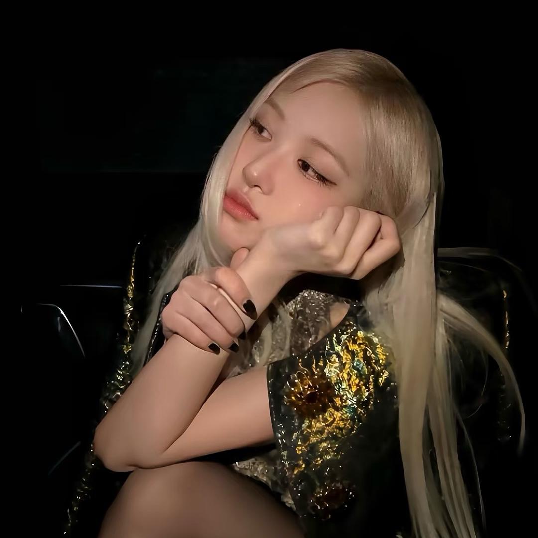 莹莹yIyI