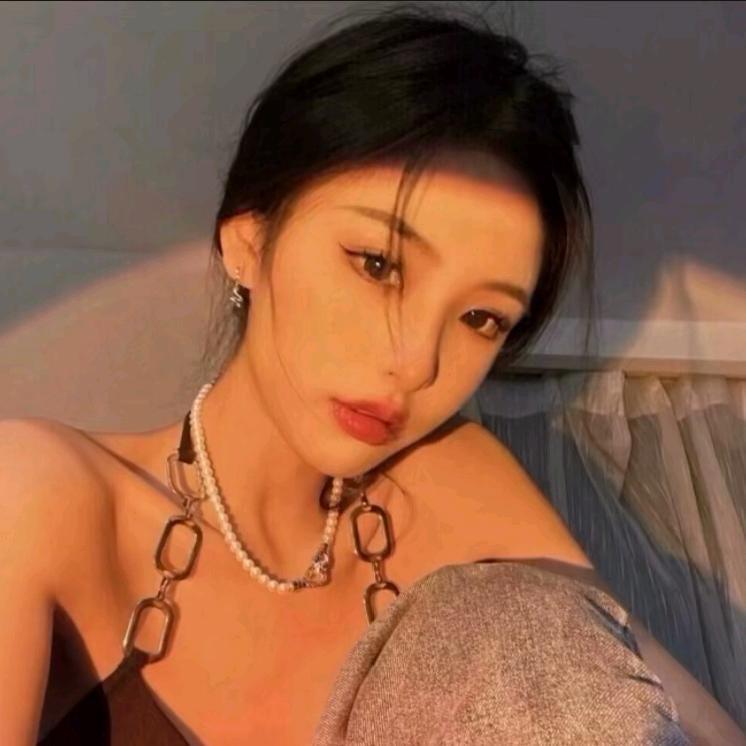 是雯不是文-