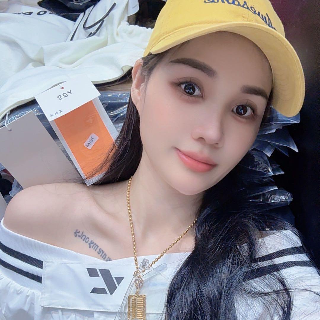 小猪英-（女装👚批发）