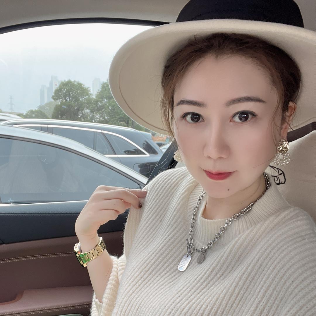 思思姐美胸皇后