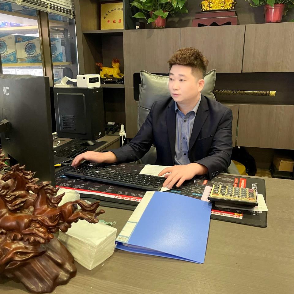 月佬大叔师兄