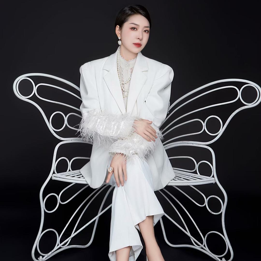 AA美业      陈玲萱