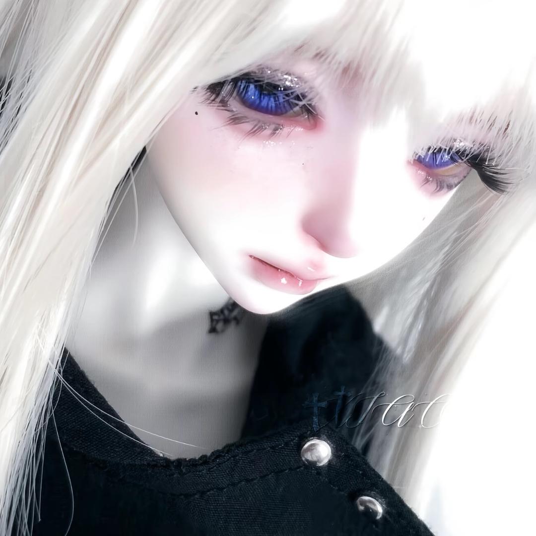 喂喂月宝宝在干嘛