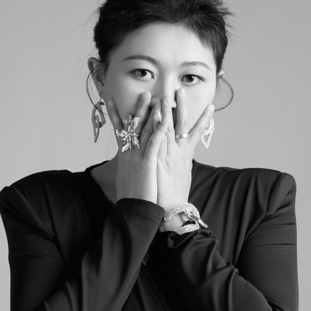 养M的老板娘