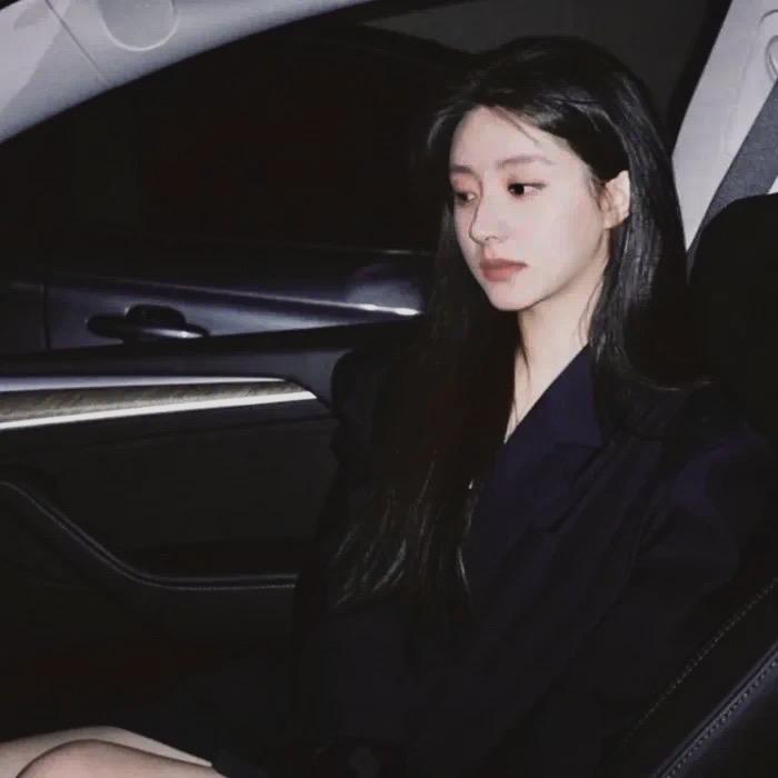L 🌸