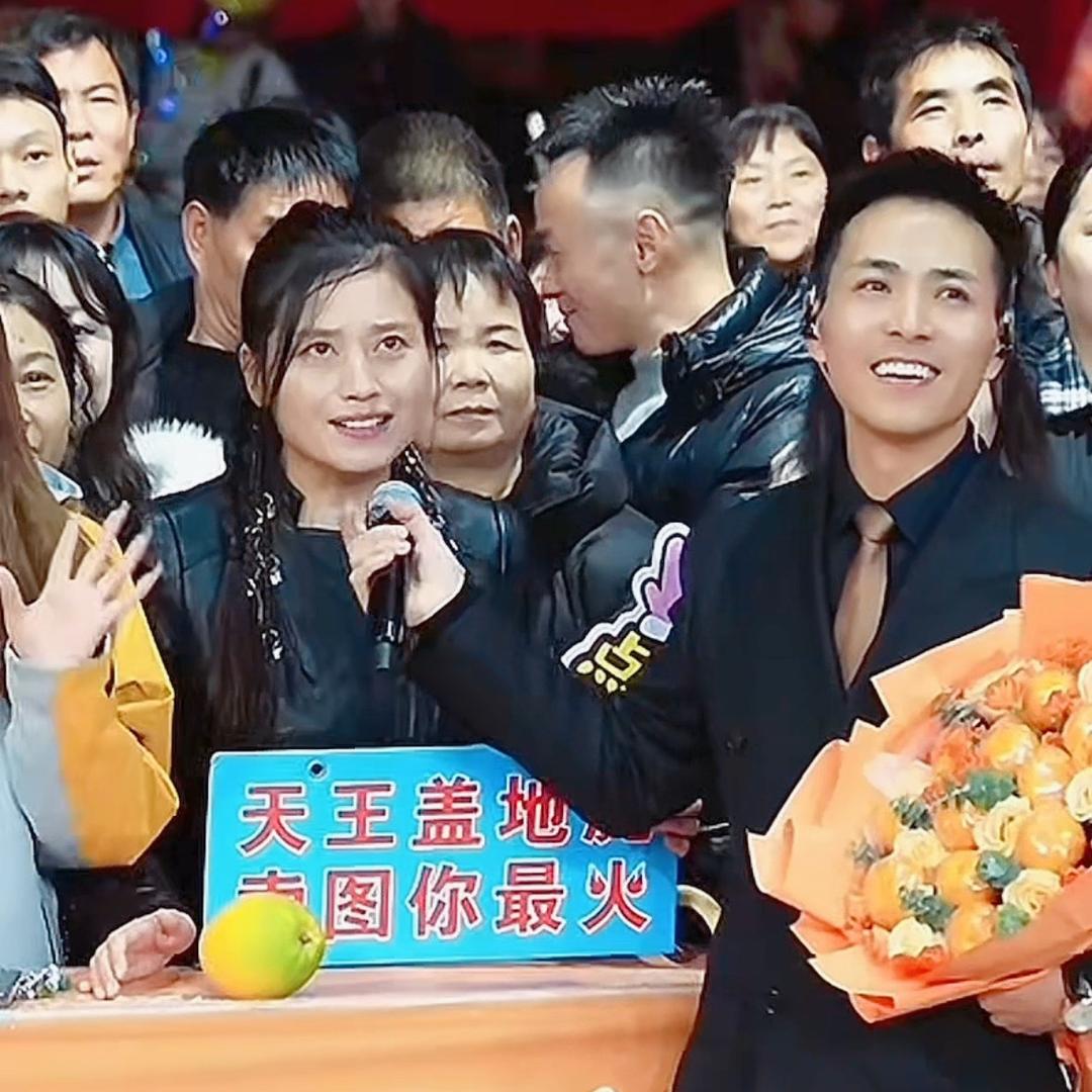 黄二妮（嗓子治疗停播）