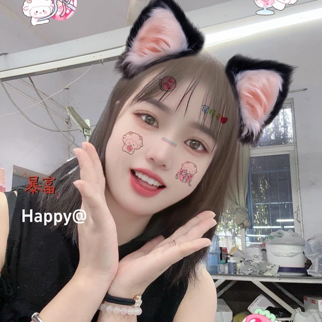 是小何呀