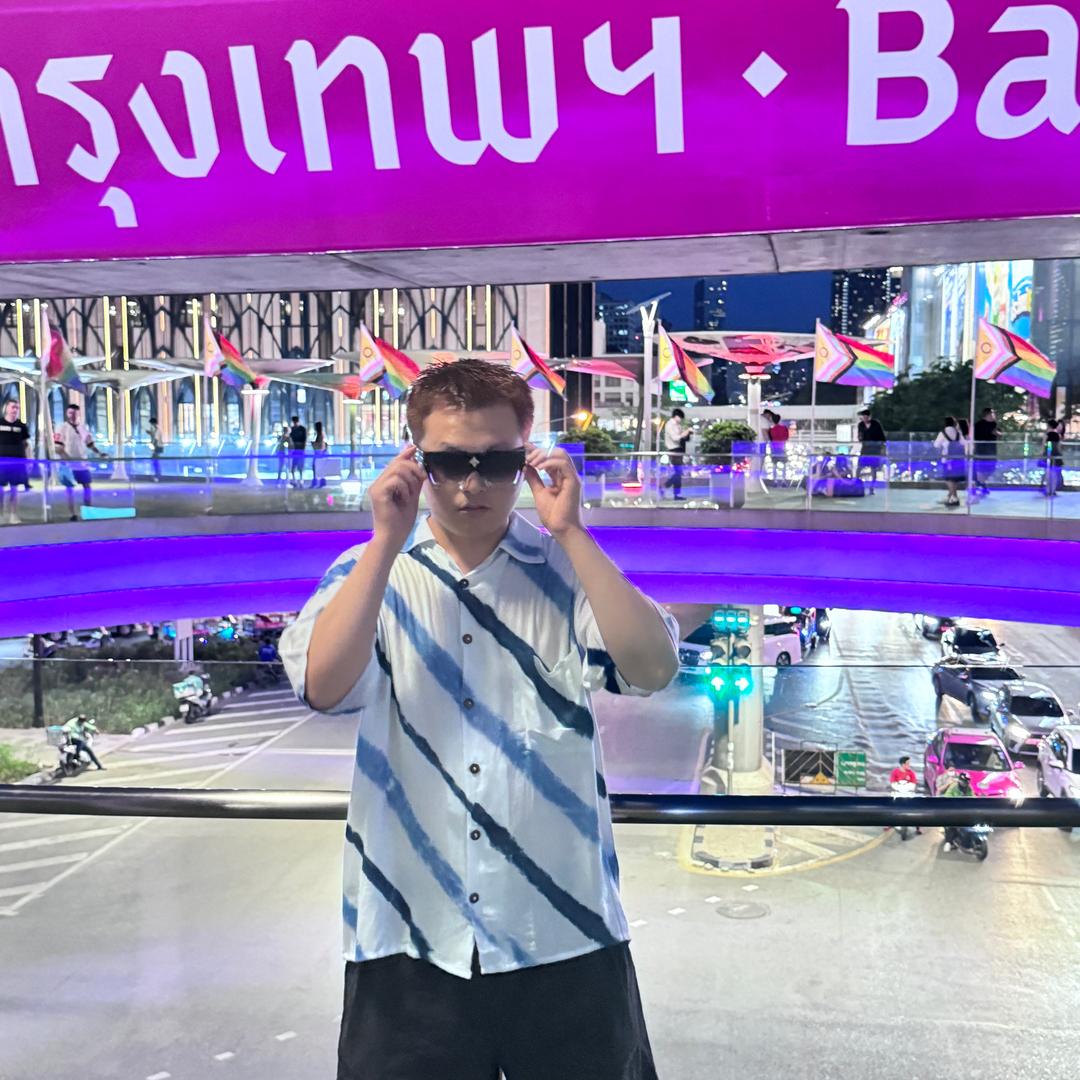 YOLO 北京总店店长八万