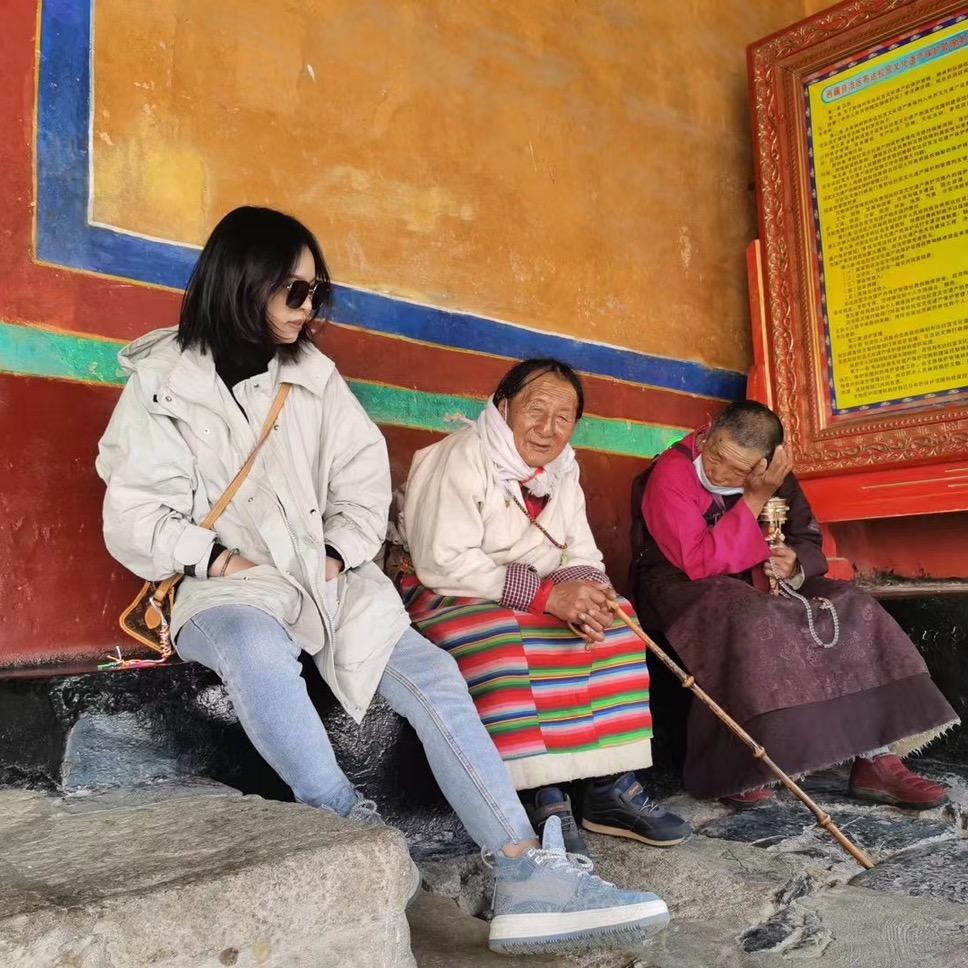 李某某