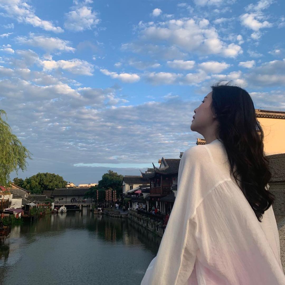 小乔不会扔扇子