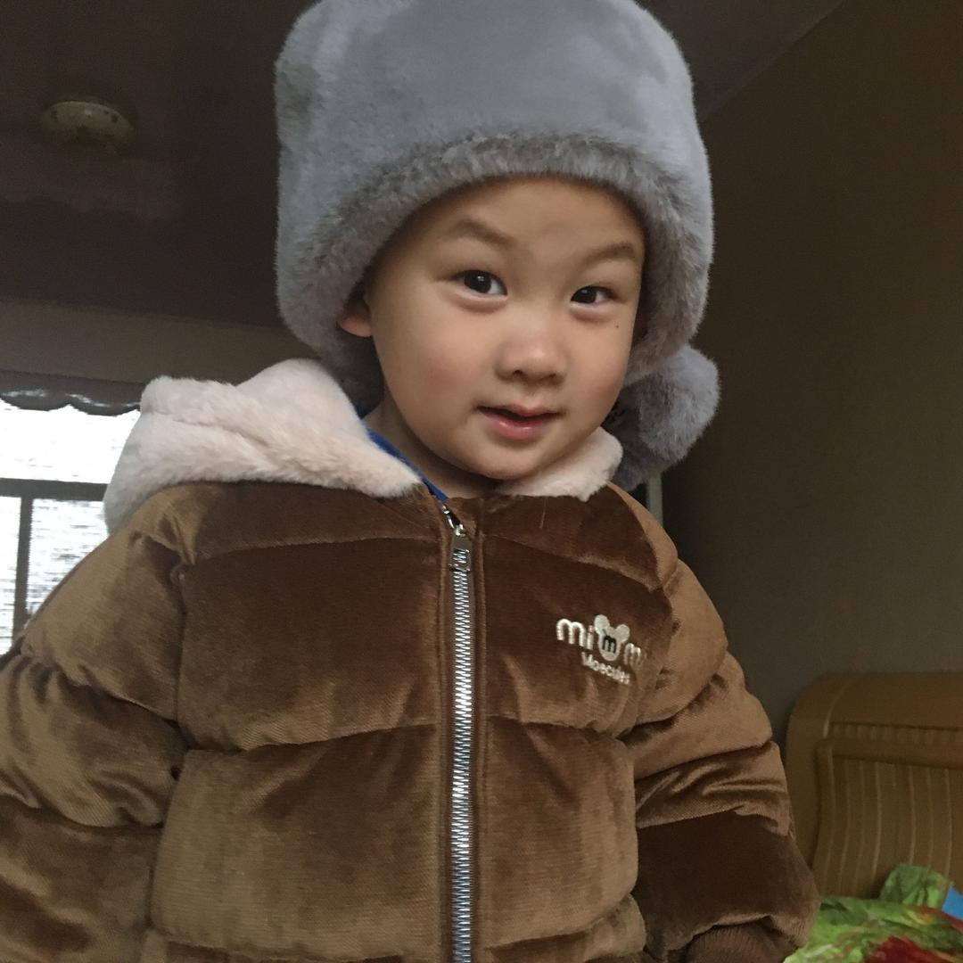 灿灿.