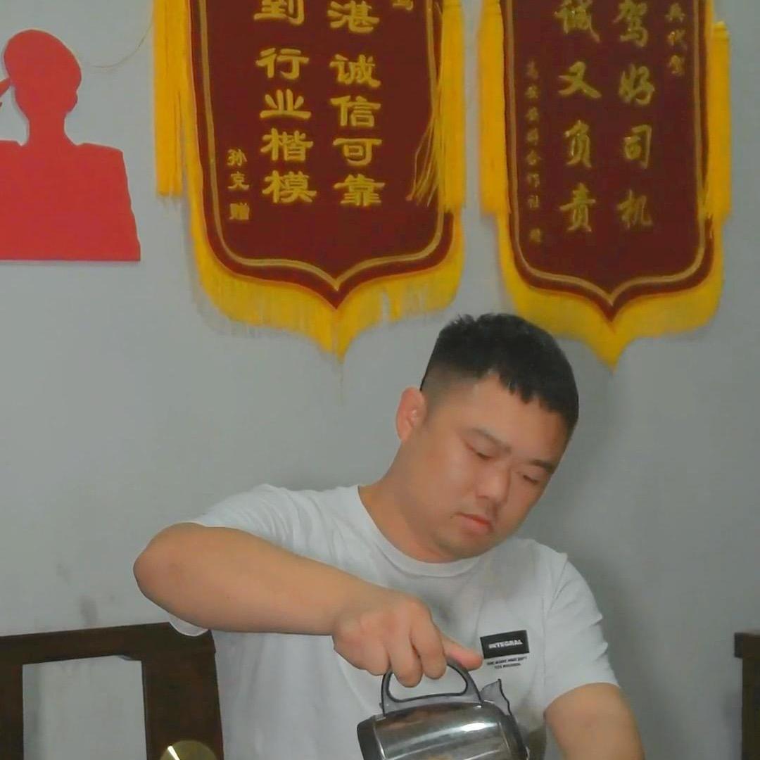 高安老兵代驾刘杰