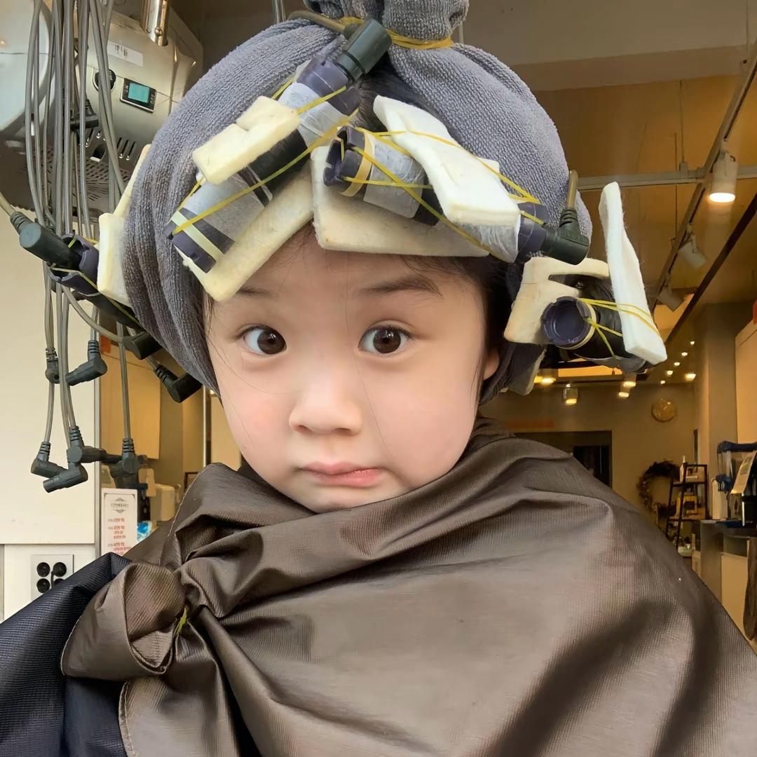 悦妍美妆护肤品店