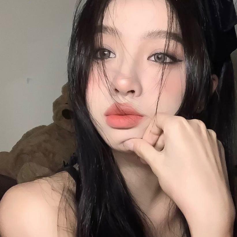 然然.