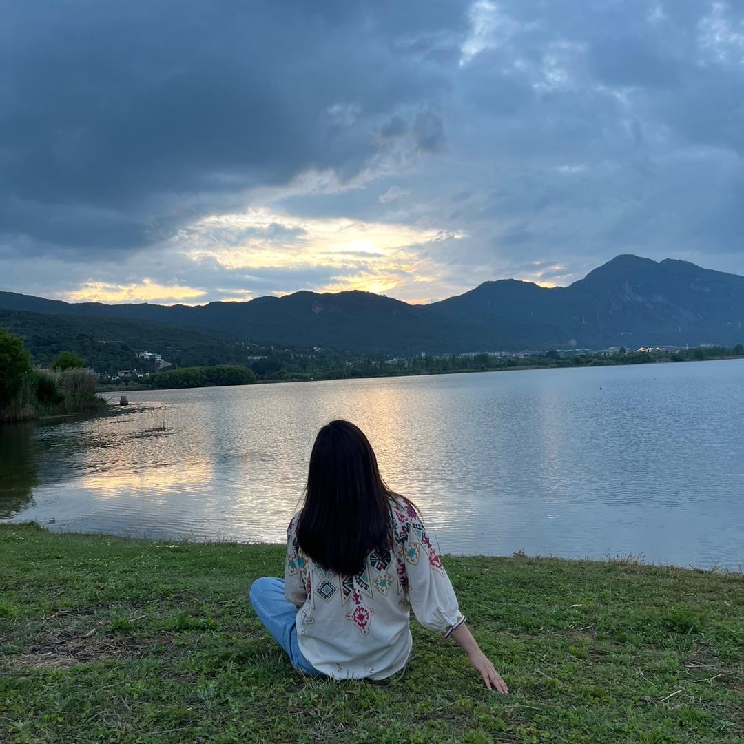 微风轻轻