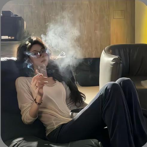 摆烂小魚_
