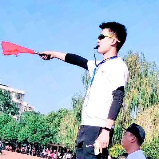 体育老师与教练的故事