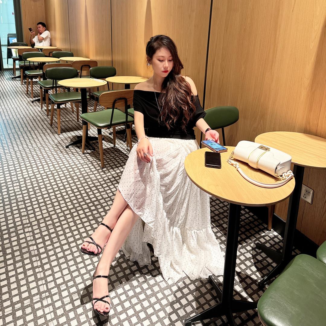 李李爱穿搭