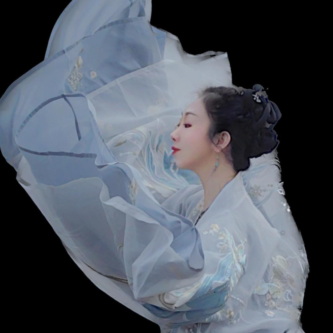 何漪Yi