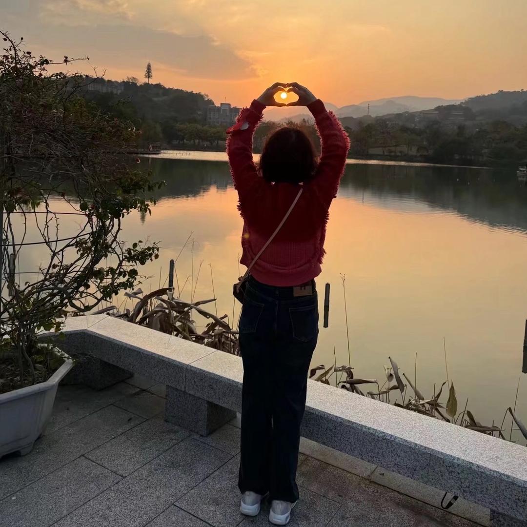 提拉米苏女士🍰