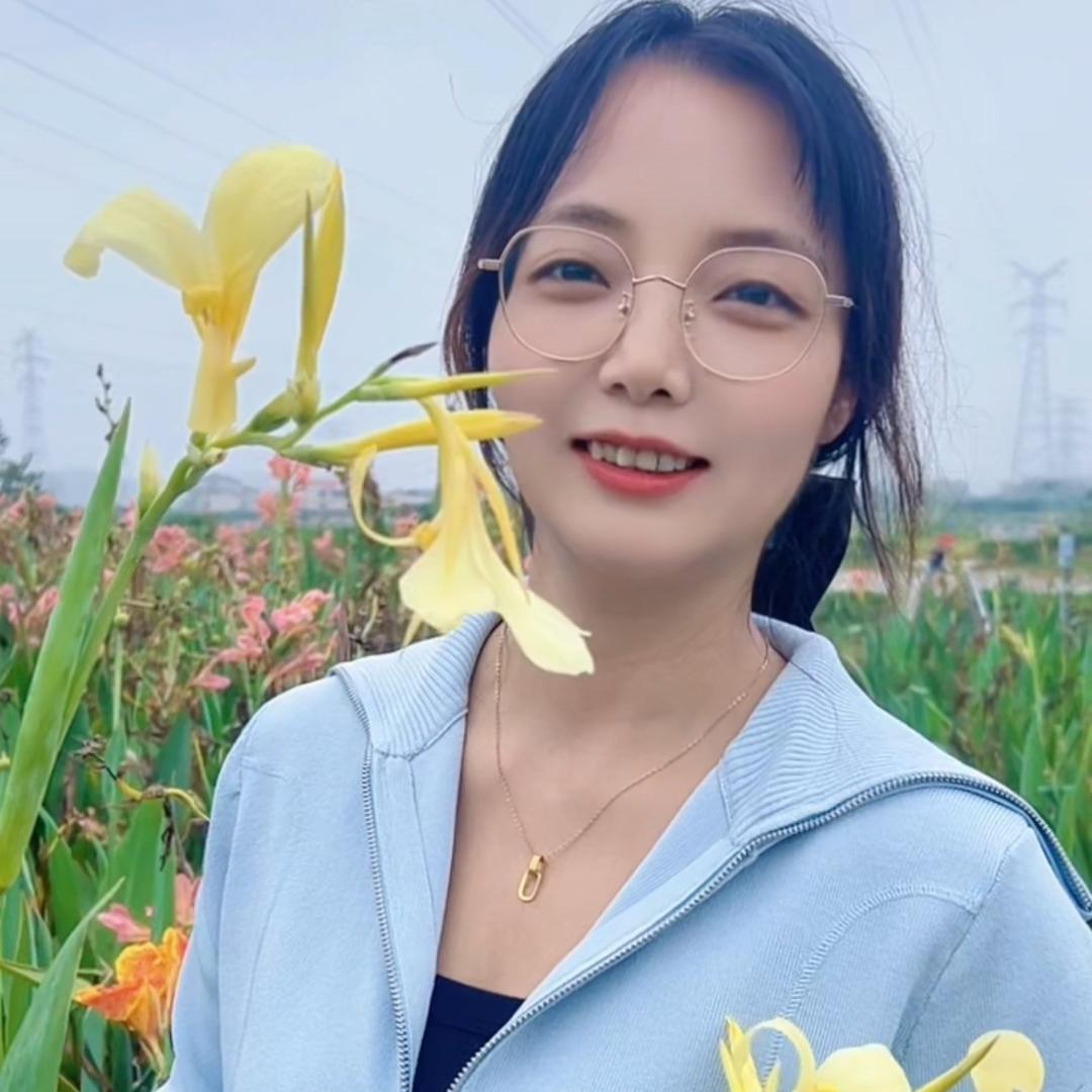 赤壁霞姐（小助理）