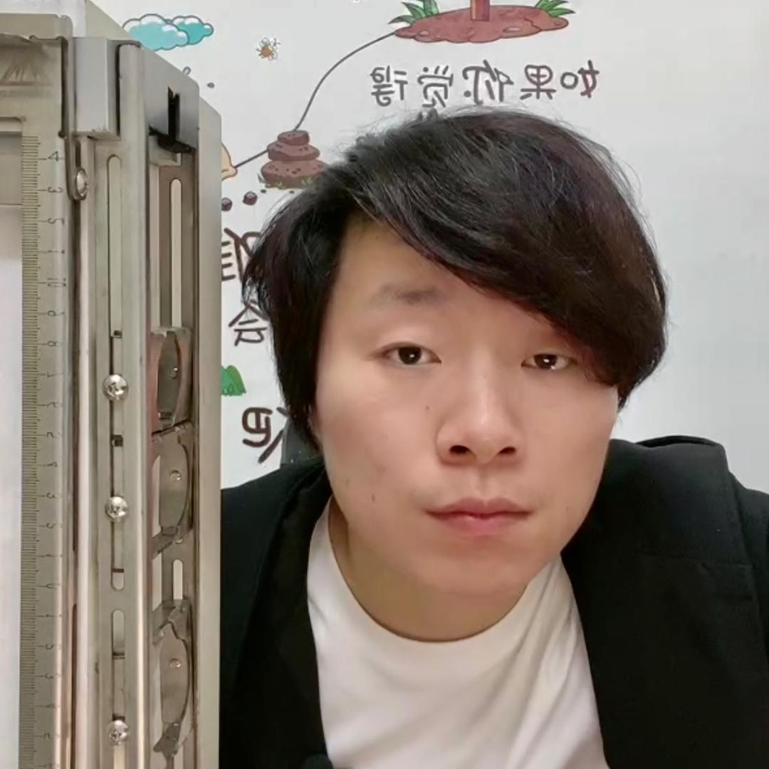 峰师傅木门安装