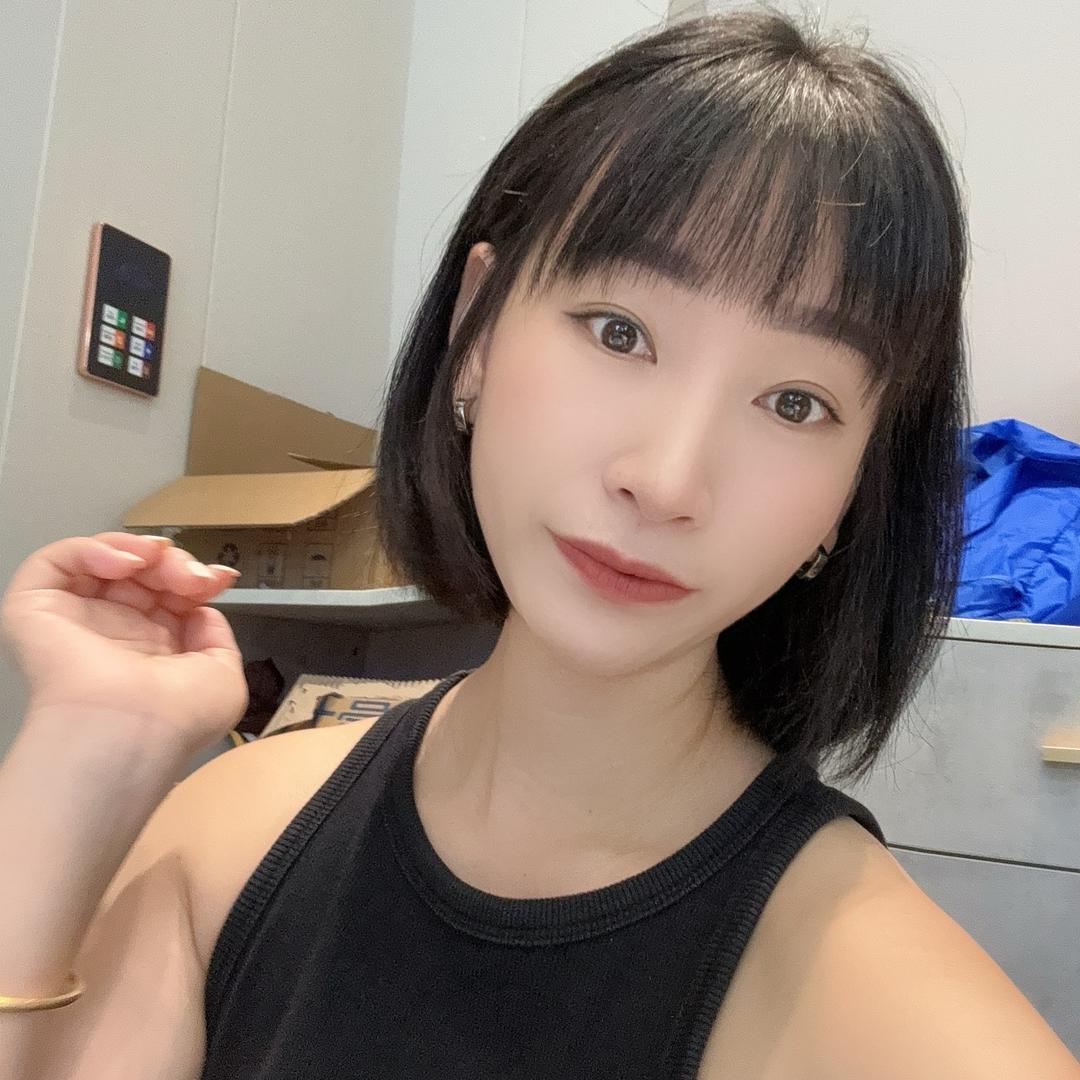 杨琴__肆季女装
