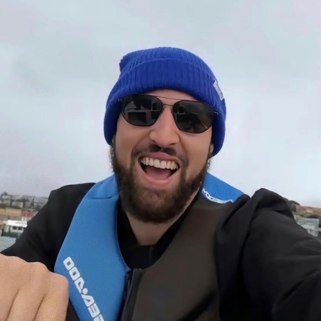 青山见我也如此.