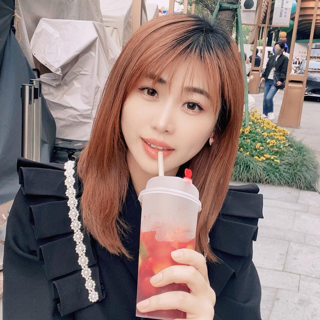 爱吃肉的哦佳