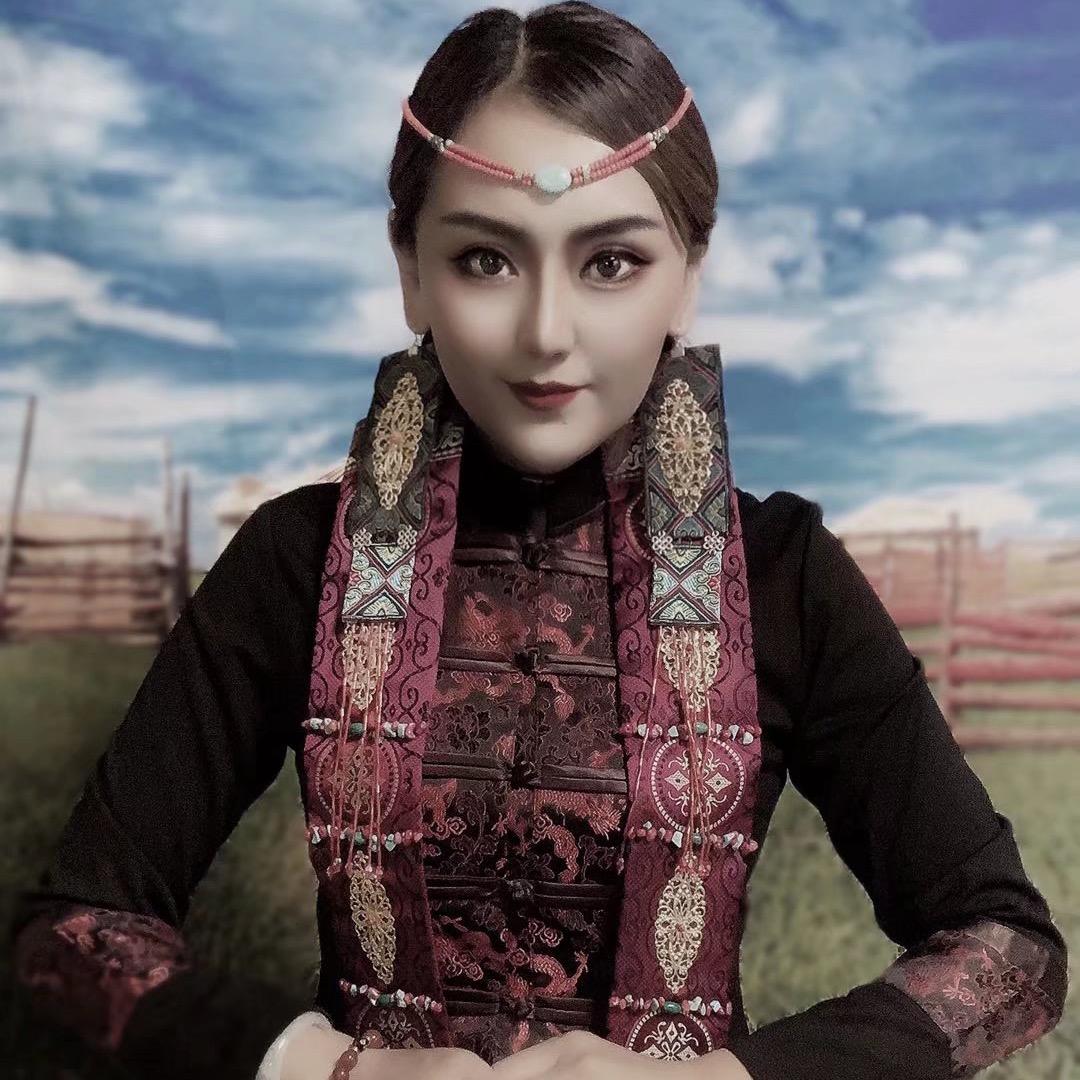 睫美爱表演