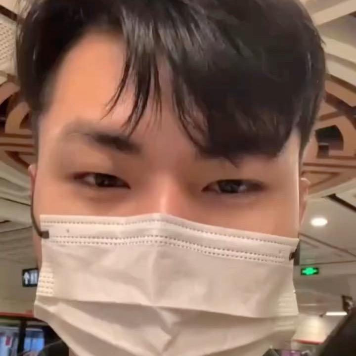 辉