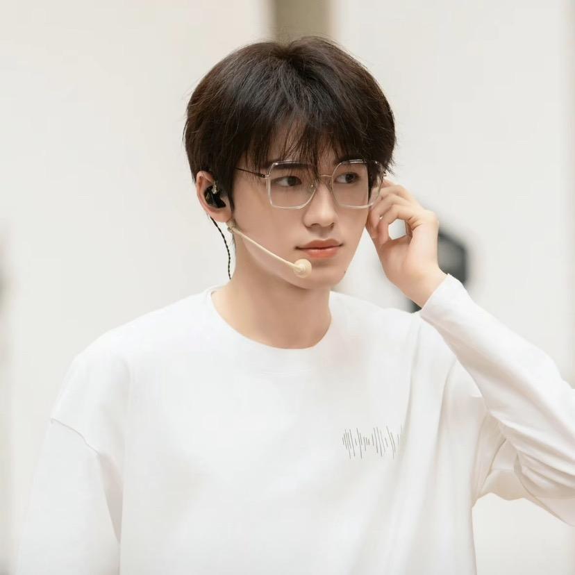 记住我左眼下的痣