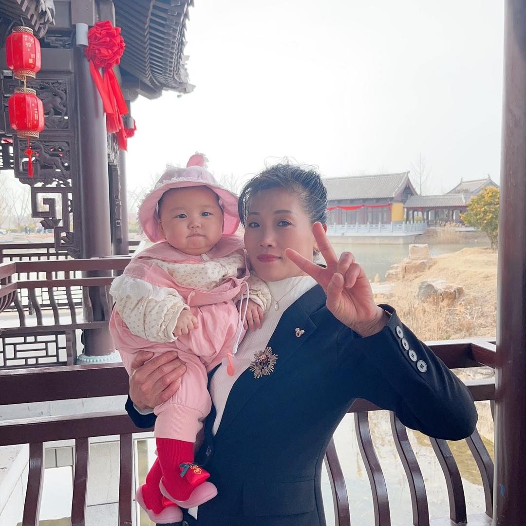 淘淘吖（妈妈和奶奶）