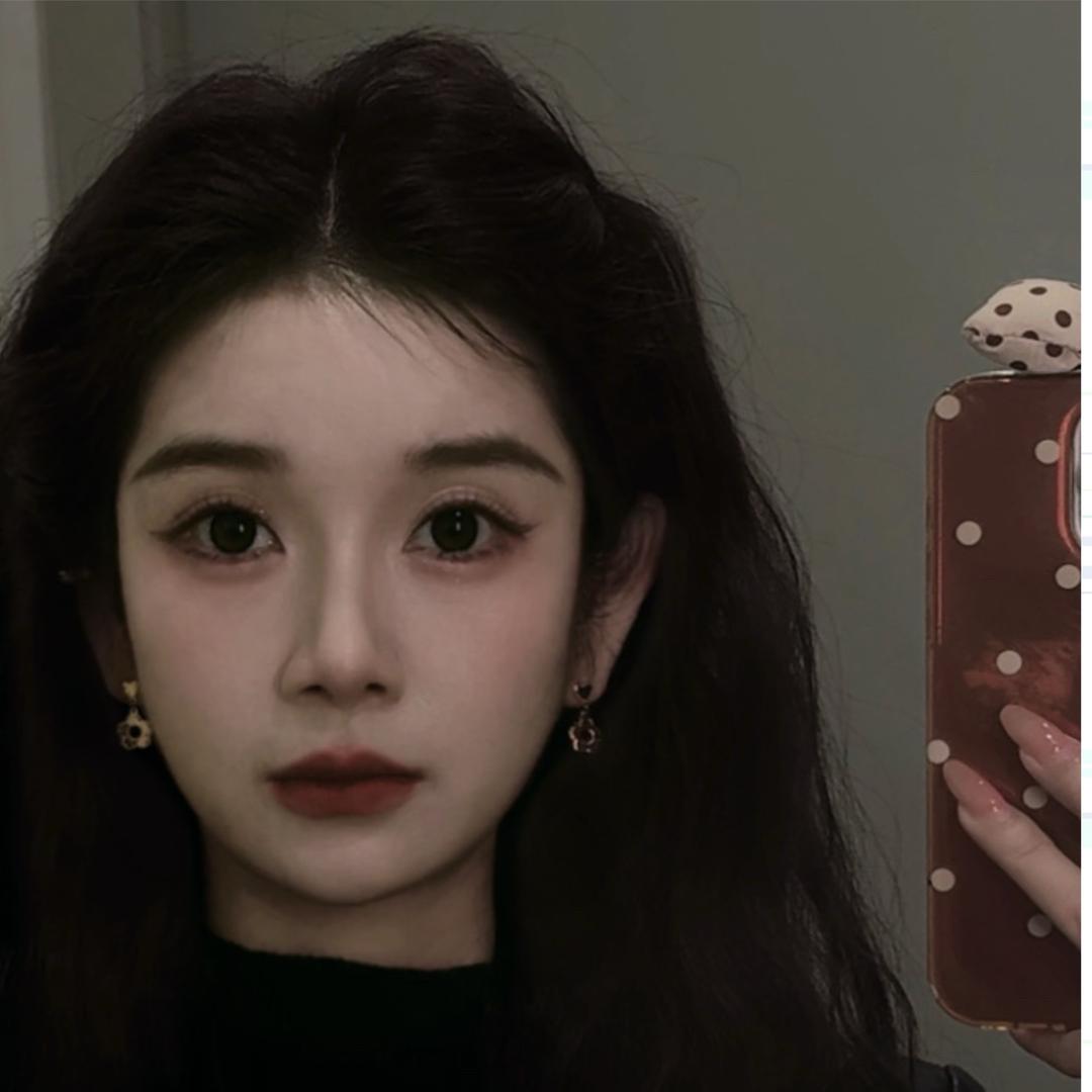 丽沁·每天都很困^