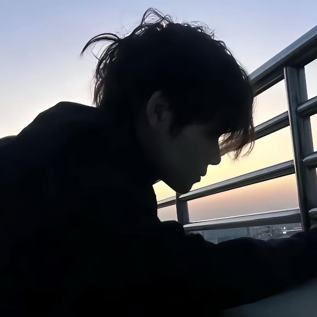 𝓠𝓕.江秋