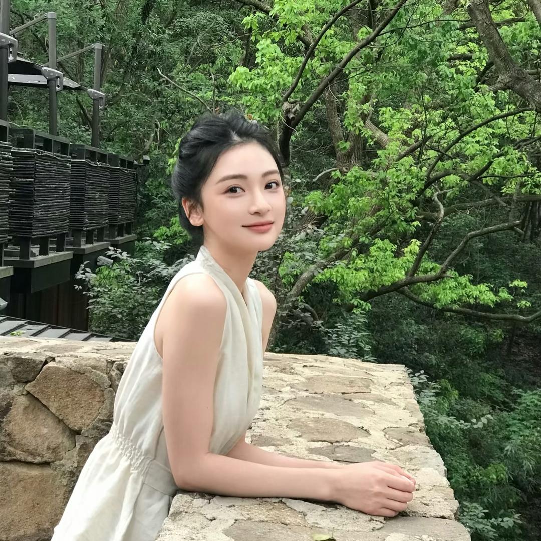 一只失宠的猫🐱