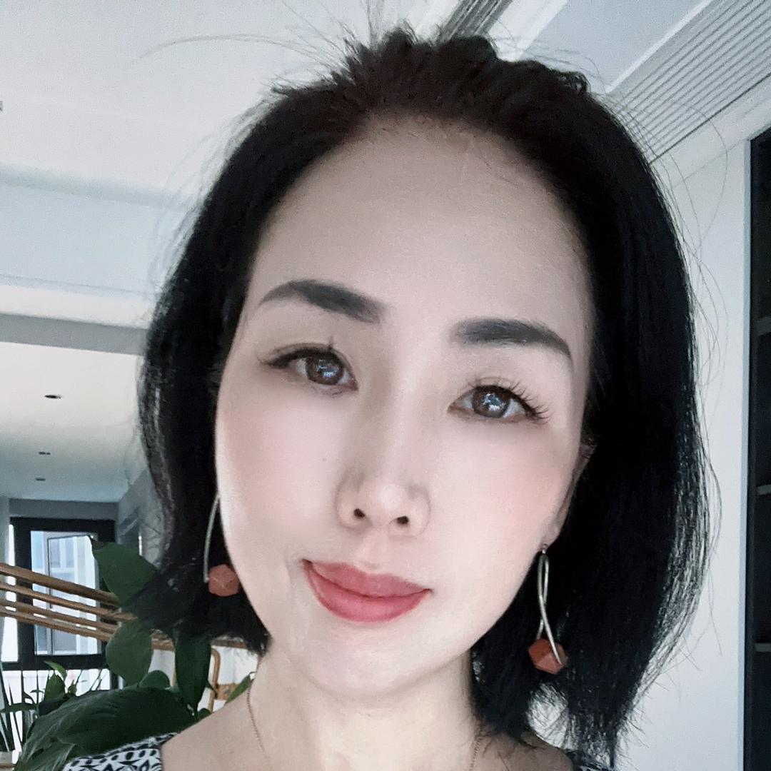 易小姐