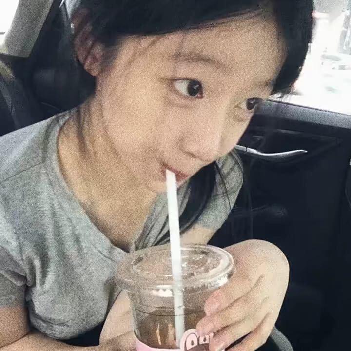 小y y