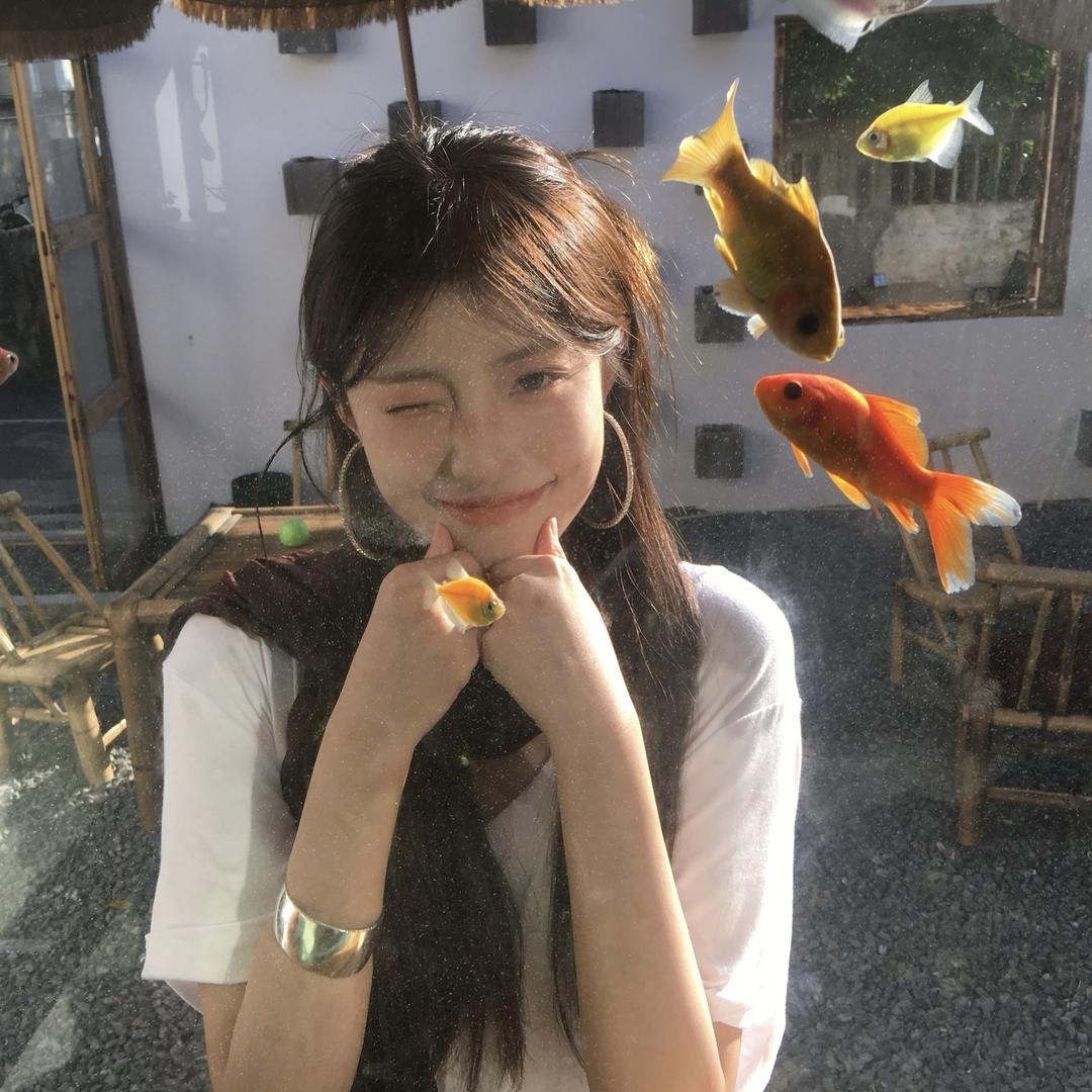 小维嘻嘻头像
