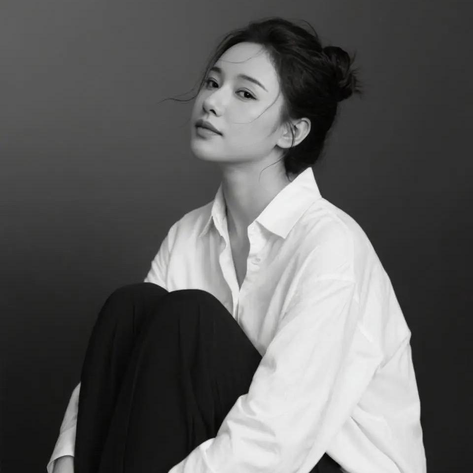 小情绪明显🖤